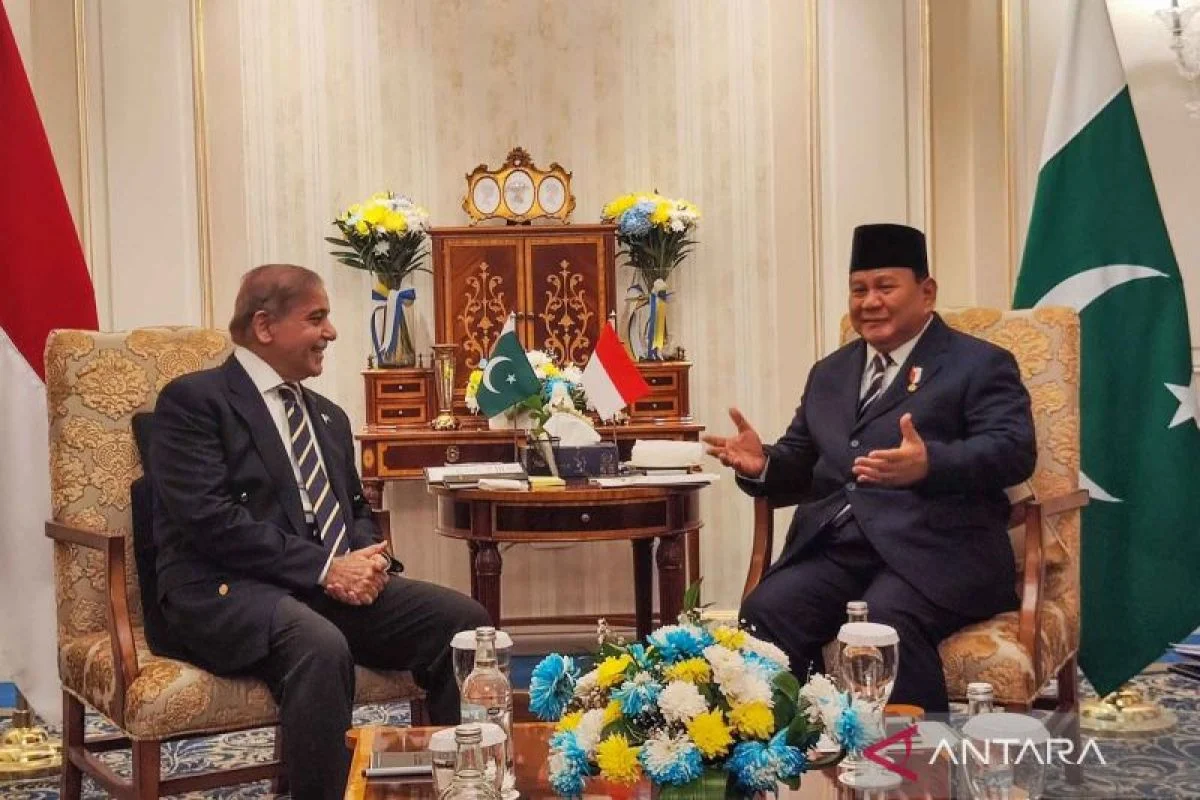 Menlu Iran dan PM Pakistan Gelar Pertemuan Bahas Solusi Perang