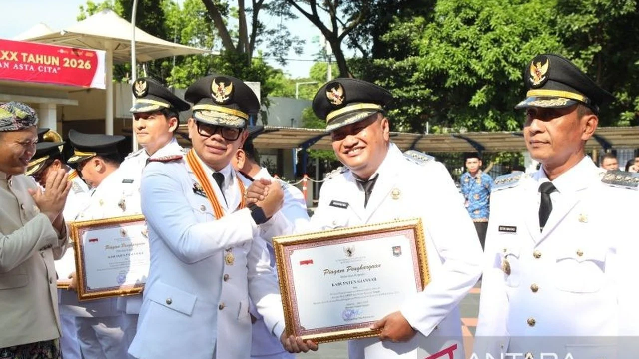 Pemkab Gianyar Raih Predikat Tujuh Terbaik Nasional dalam Evaluasi LPPD 2024