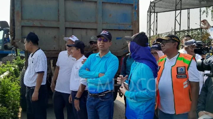 Pemkot Jakarta Selatan Gelar Keruk Besar Kali Pesanggrahan Lewat Kerja Bakti