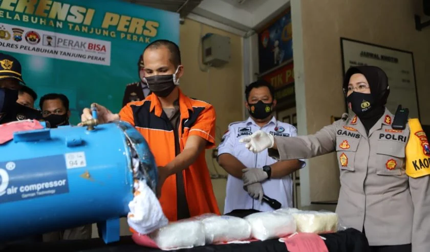 Petugas Gagalkan Penyelundupan 15 Kg Sabu di Pelabuhan Bakauheni lewat Mobil Ambulans