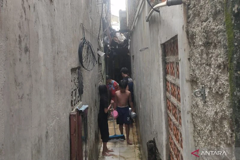 Petugas Sebut Akses Sempit Tantangan Pemadaman Kebakaran di Jatipulo