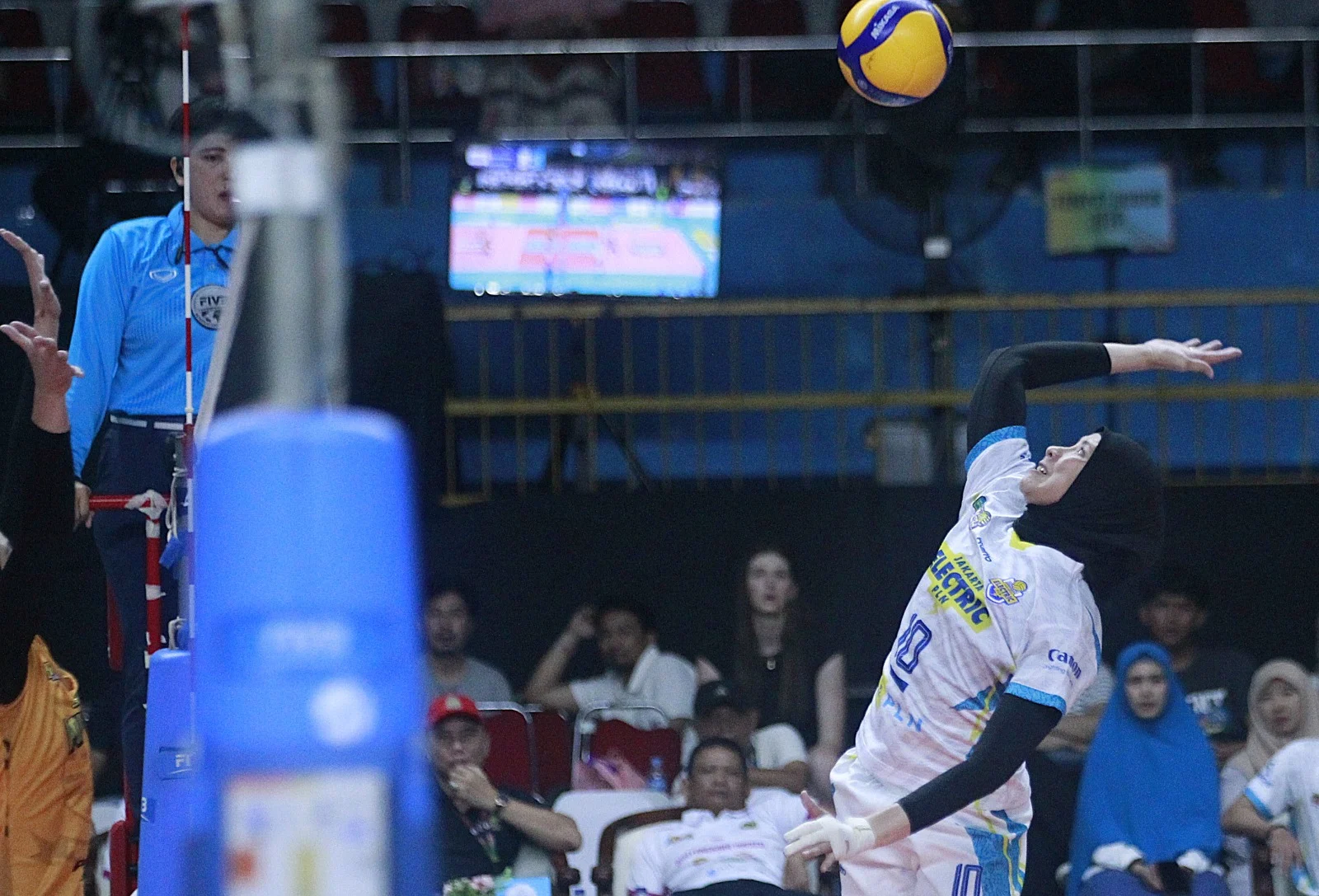 PLN kalahkan Popsivo pada laga kedua perebutan peringkat tiga Proliga