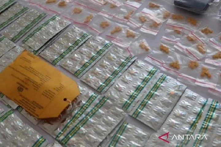 Polisi Tangkap Lima Pengedar Obat Keras Ilegal di Jakarta Pusat