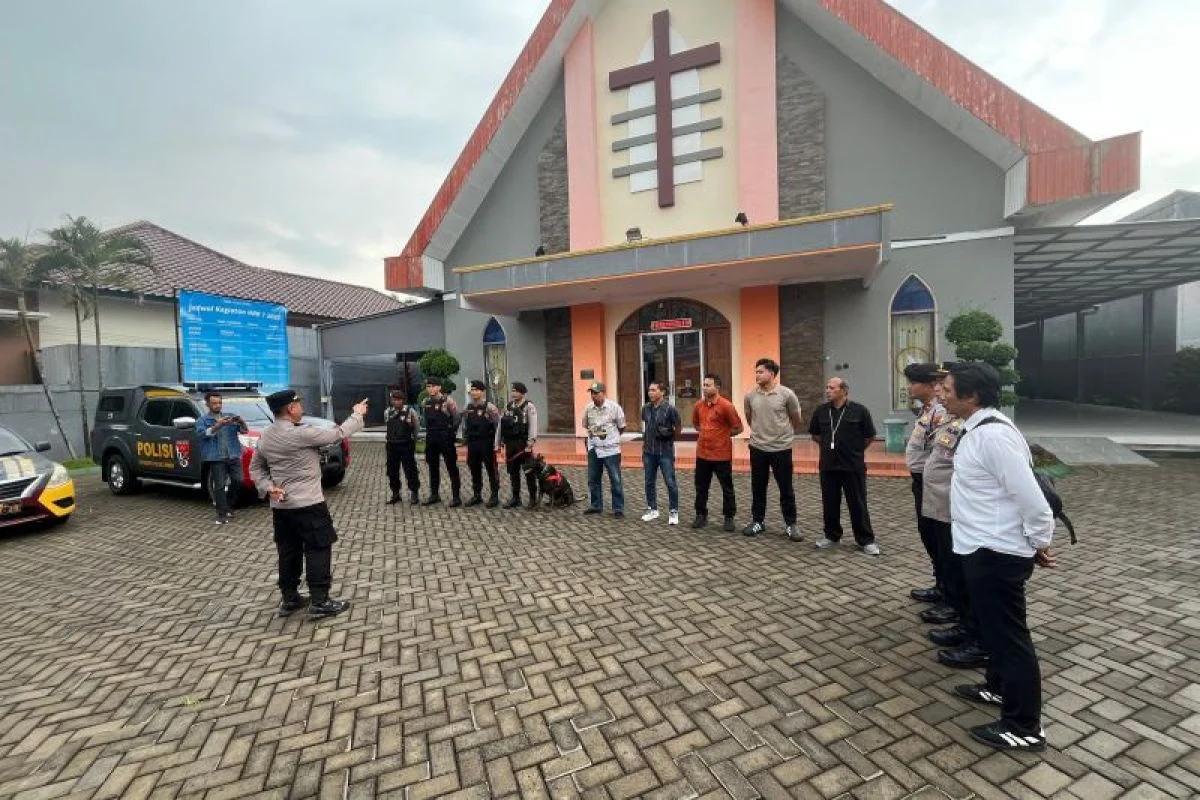 Polres Jaksel Siagakan 144 Personel untuk Amankan Ibadah Paskah di Gereja