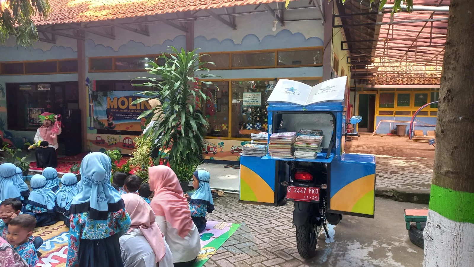 Polres Pamekasan Luncurkan Motor Pintar untuk Tingkatkan Literasi Anak Desa