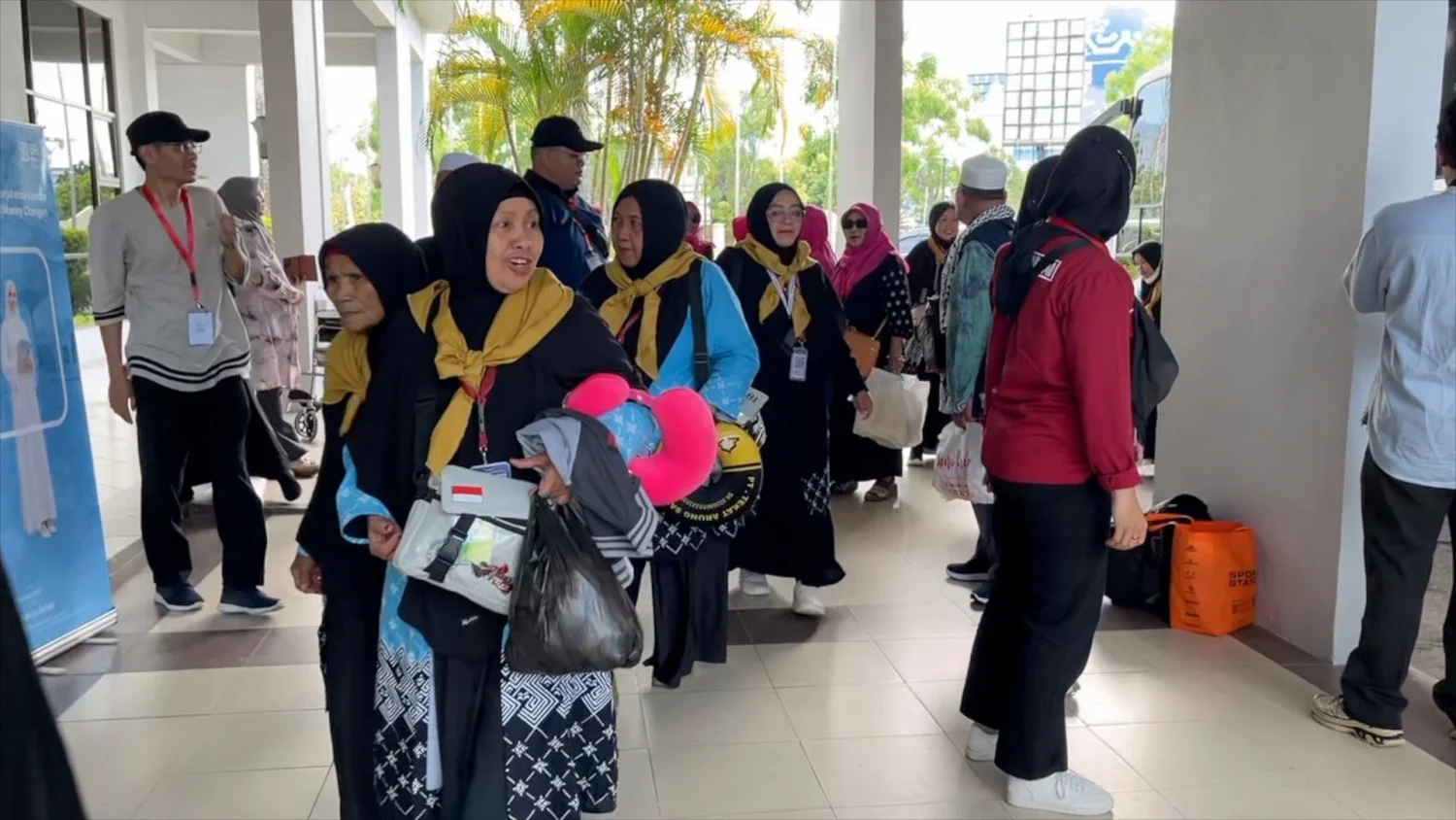 PPIH Batam Pastikan Calon Haji Terlayani Meski Penundaan Penerbangan