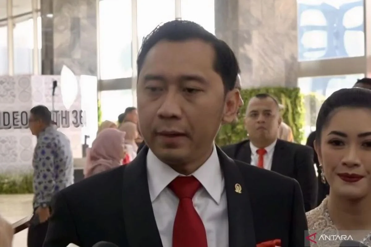 Prabowo Bicara Impeachment, Singgung Pemimpin Bangsa Turun dengan Damai