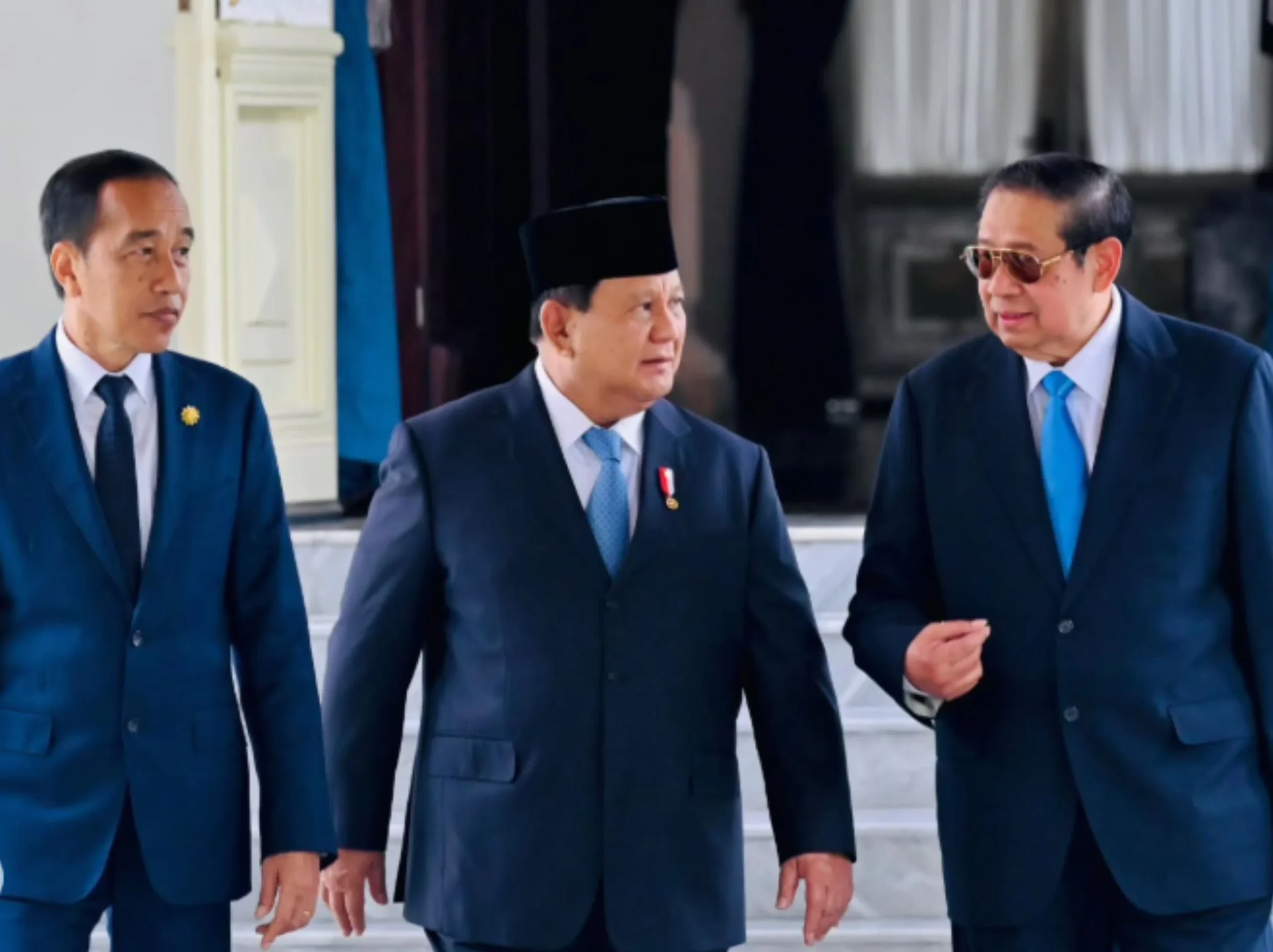 Presiden Prabowo dan SBY Lepas Jenazah 3 Prajurit TNI Gugur di Lebanon Menuju Kampung Halaman