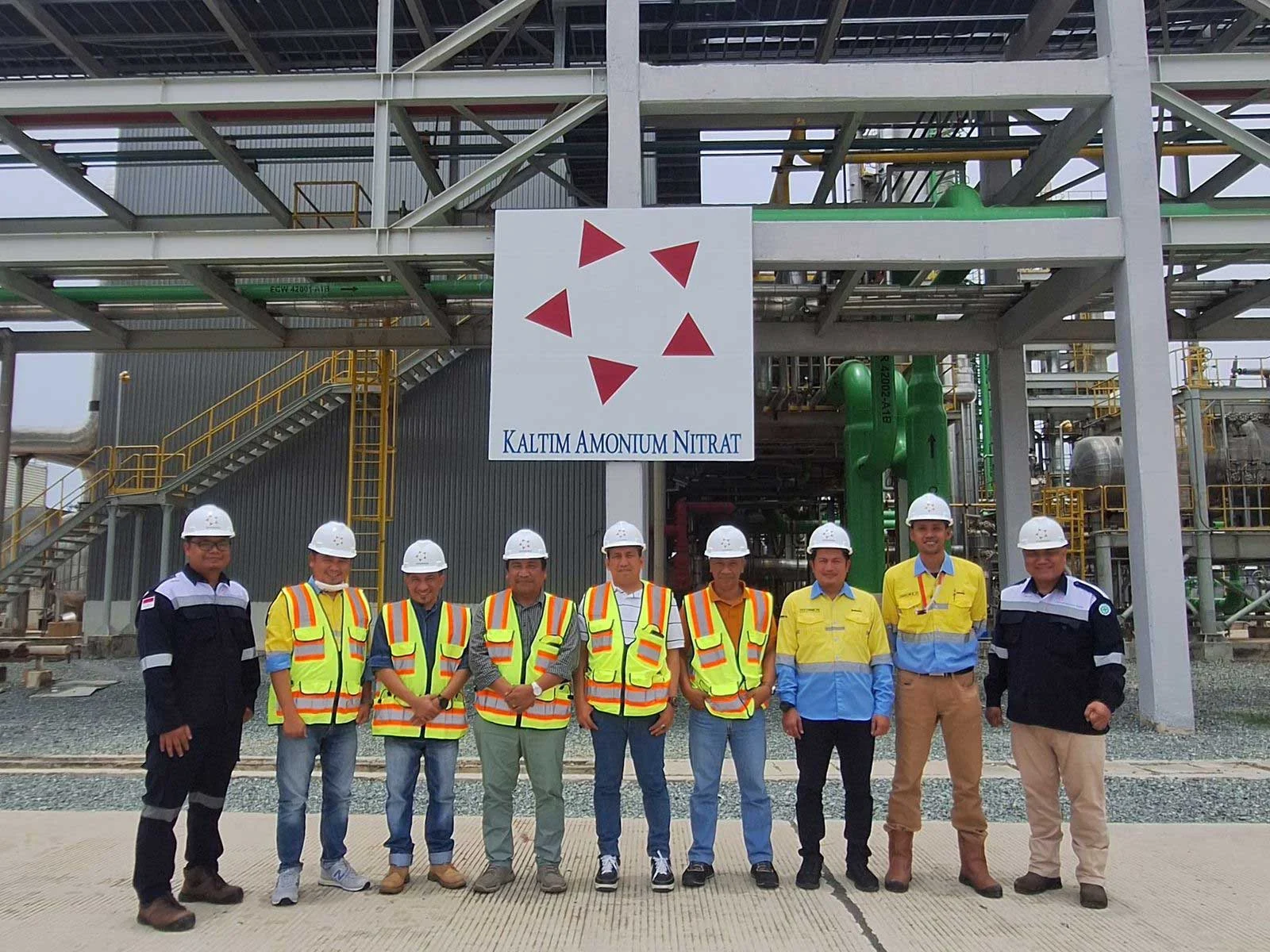 PT Dahana Lepas Ekspor Perdana 18.000 Ton Amonium Nitrat ke Australia