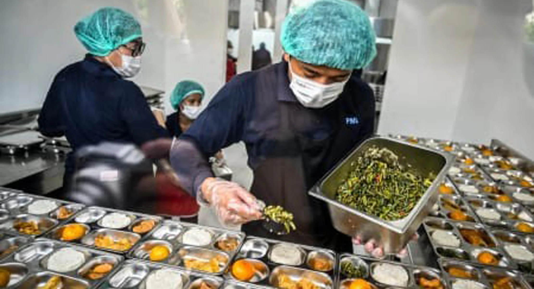 Ratusan Siswa dan Guru Diduga Keracunan Makan Bergizi Gratis di Jaktim