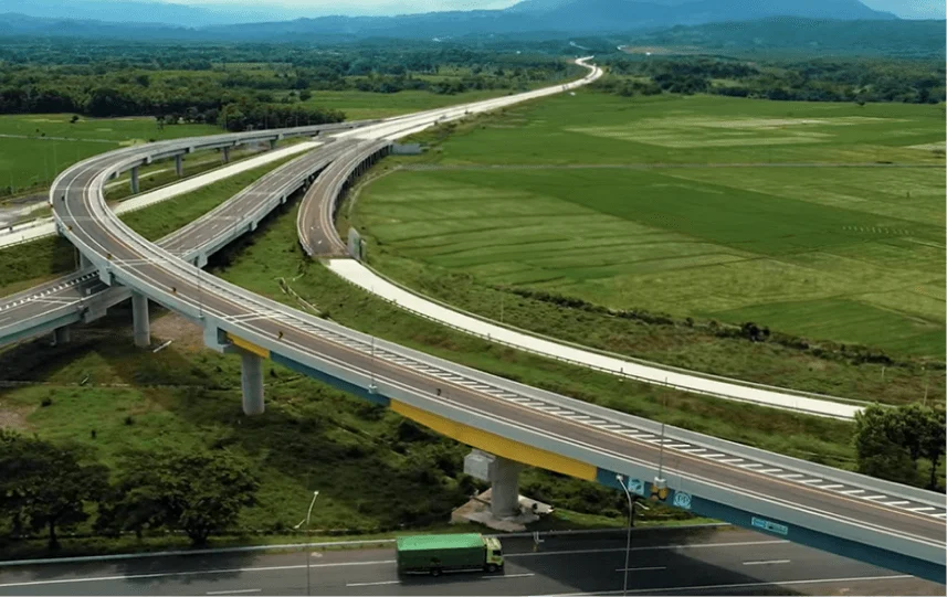 Retakan 100 Meter di Tol Cisumdawu: Pemerintah Gercep Atasi Risiko, Konektivitas Tetap Terjaga