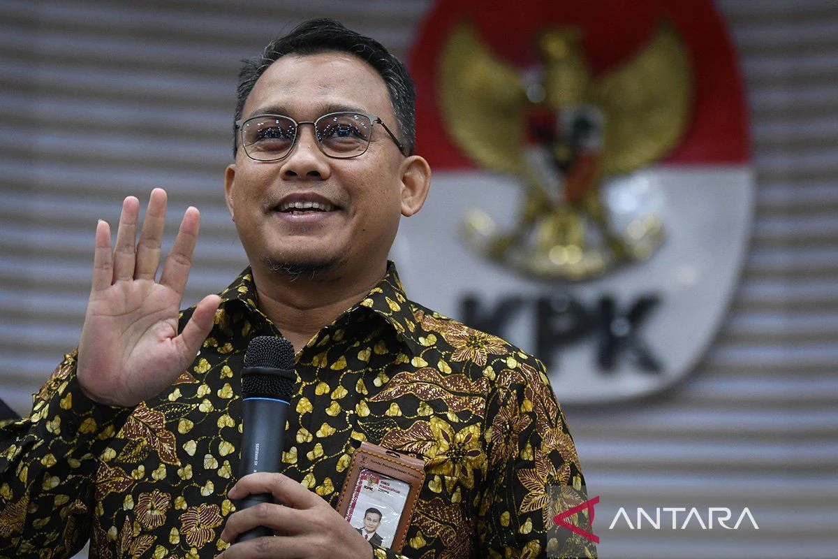 Sahroni: Pemberian Rp 300 Juta kepada Pegawai KPK Palsu sebagai "Jebakan" Penuhi Unsur Penipuan