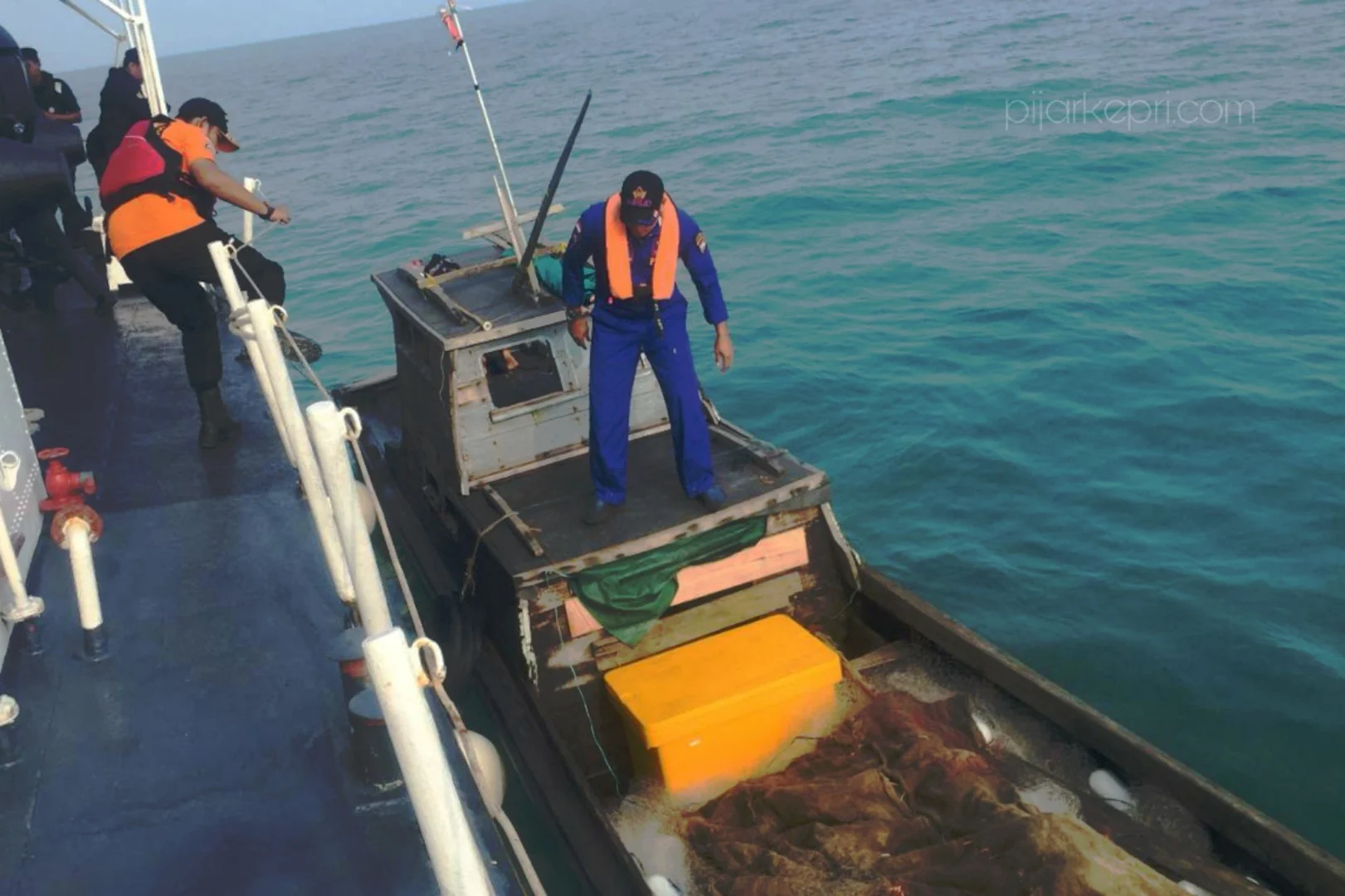 SAR Gabungan Selamatkan Dua Nelayan Kepri yang Hanyut ke Perairan Malaysia
