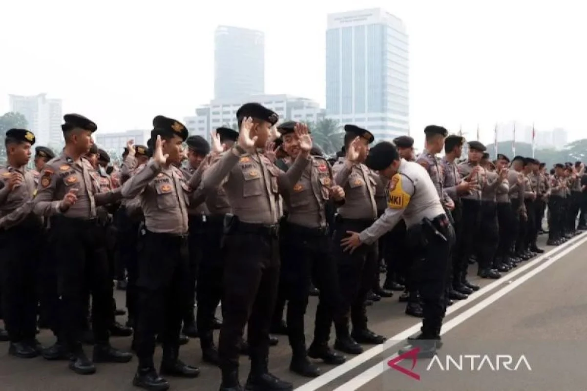 Sebanyak 1.948 Personel Gabungan Siap Layani Unjuk Rasa Buruh di DPR