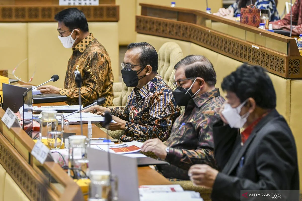 Seskab Ajak Publik Sampaikan Kritik Berbasis Data