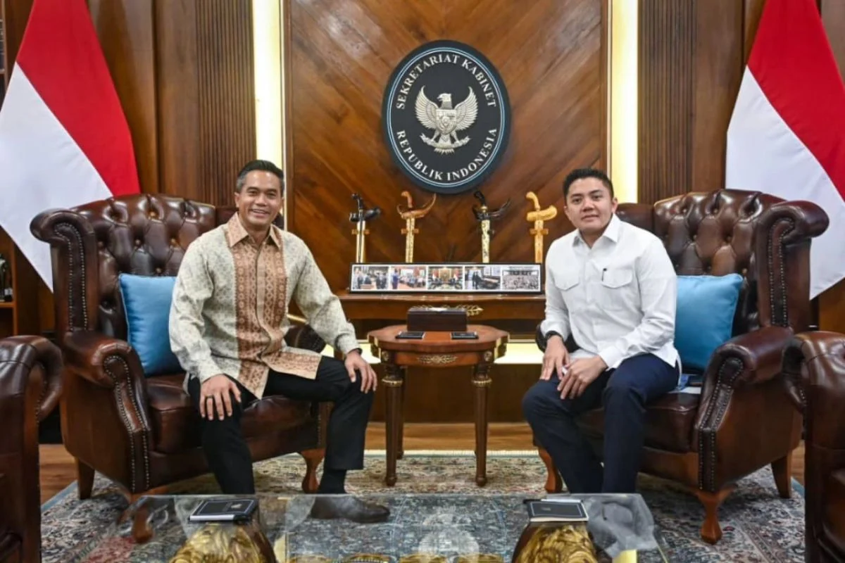 Seskab Teddy Silaturahmi Idul Fitri ke Wapres Gibran Bahas Isu Terkini Nasional