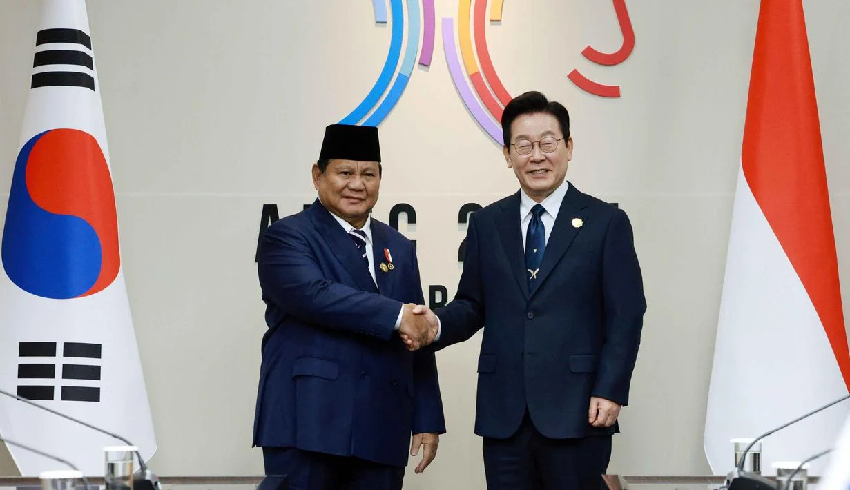Tiba di Korea Selatan, Presiden Prabowo Disambut 21 Dentuman Meriam Salvo