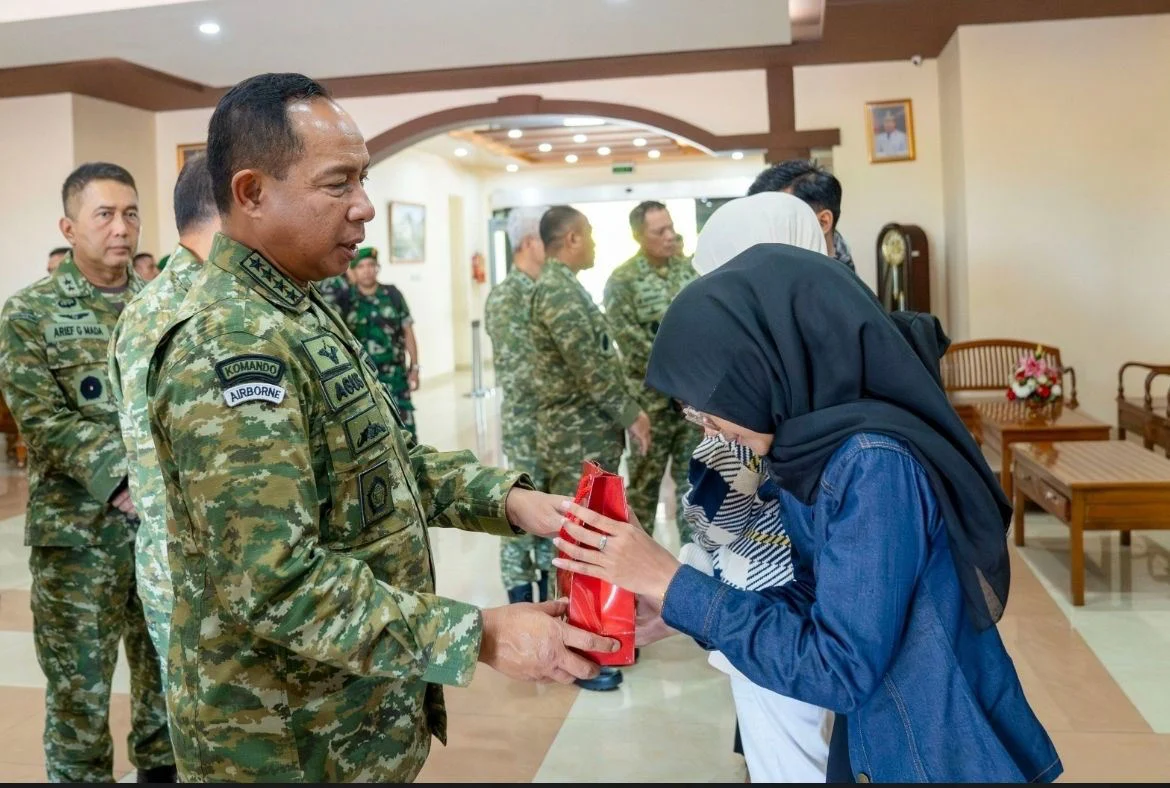 UNIFIL Gelar Upacara Penghormatan 3 Prajurit TNI yang Gugur di Lebanon