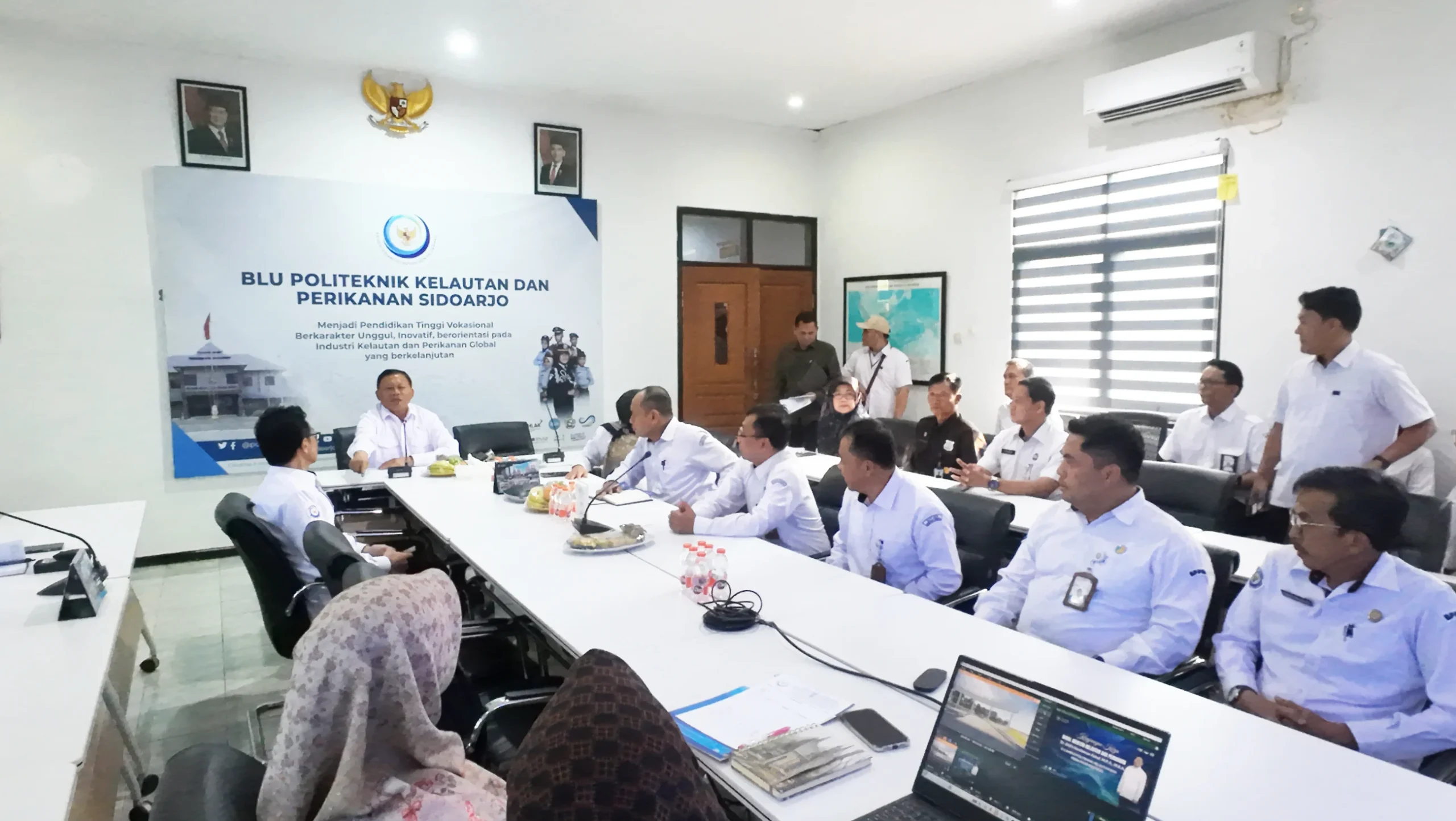 Wamen KKP Tinjau Praktik Taruna RAS di Politeknik KP Sidoarjo, Dorong Standarisasi Budidaya Berkelanjutan