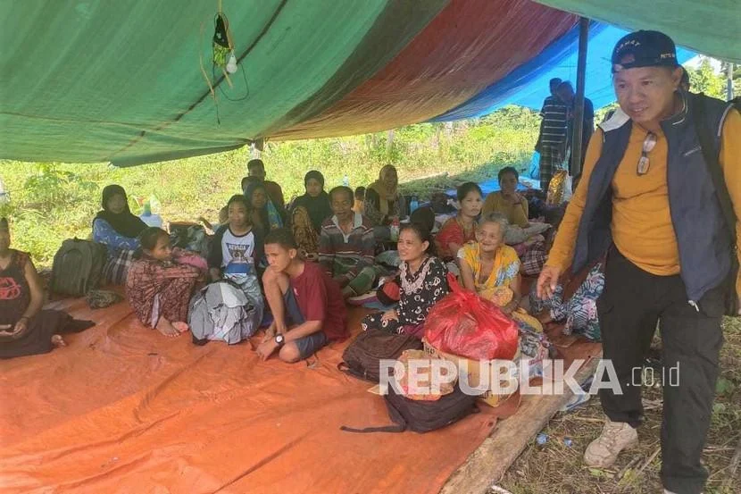 Warga Batang Dua Rayakan Paskah di Tenda Darurat Pascagempa