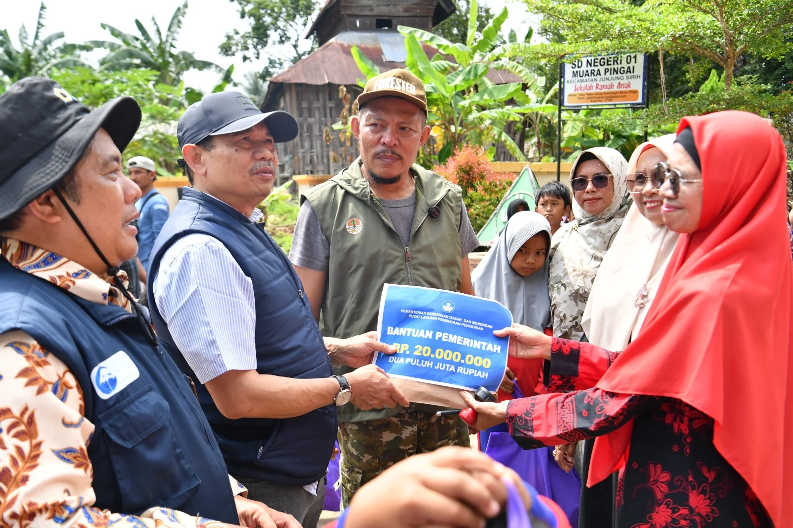 WFH ASN Setiap Jumat, Kemendikdasmen Pastikan Layanan Pendidikan Aman