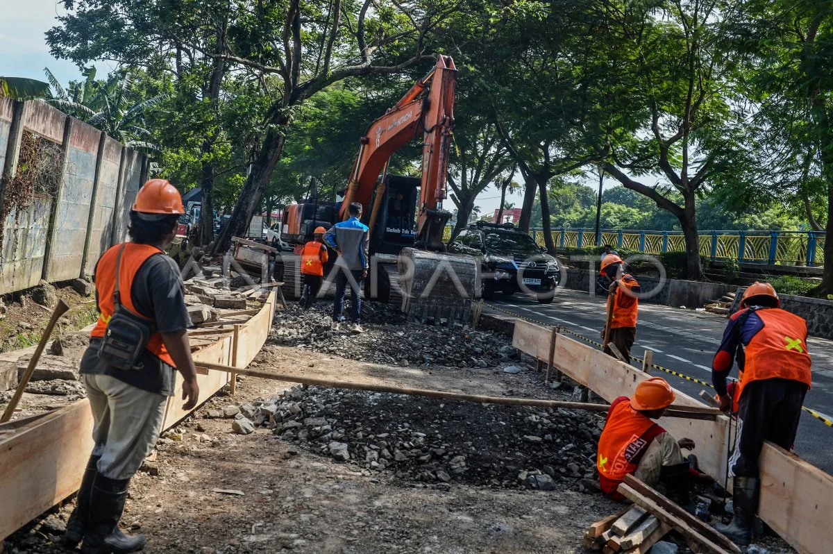 Anggaran Rp380 Juta untuk Perbaikan Jalan Ambles di Lenteng Agung