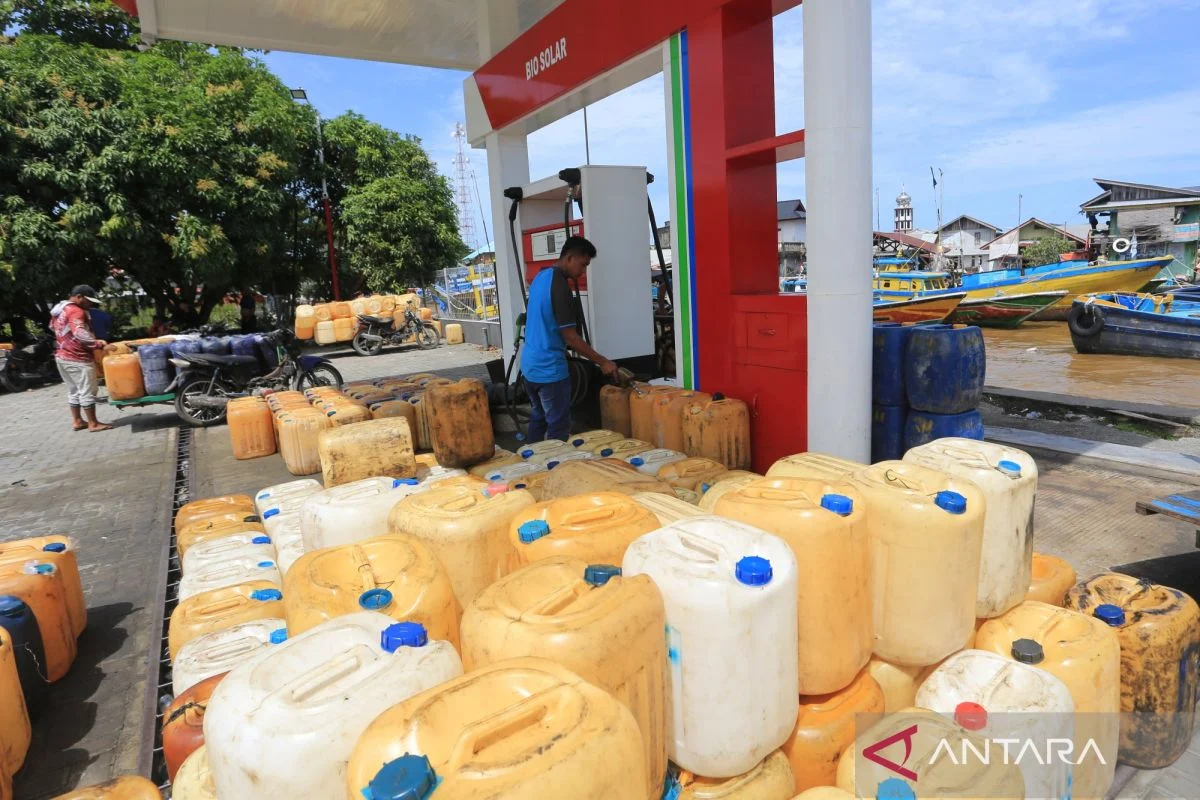 Anggota DPR Komisi VI: Kapal Nelayan ≤30 GT Berhak Pakai Solar Subsidi