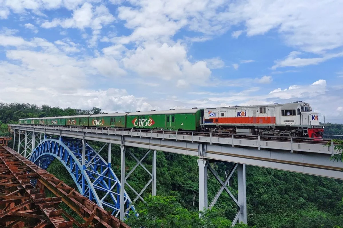 Angkutan Retail KAI Capai 82.129 Ton pada Kuartal I 2026, Target 4.200 Ton per Perjalanan
