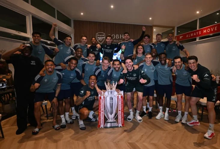 Arsenal Akhirnya Juara Liga Inggris, Penantian 22 Tahun Berakhir