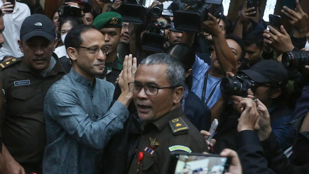 Artis dan Anggota DPR Dukung Nadiem Makarim Usai Dakwaan 18 Tahun Penjara dan Denda Rp5,6 Triliun