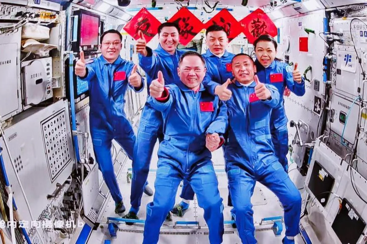 Astronaut Shenzhou-21 China Rampungkan Serah Terima, Siap Kembali ke Bumi