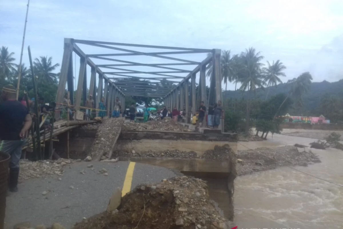 Banjir dan longsor di Bone Bolango, satu warga hanyut terseret arus