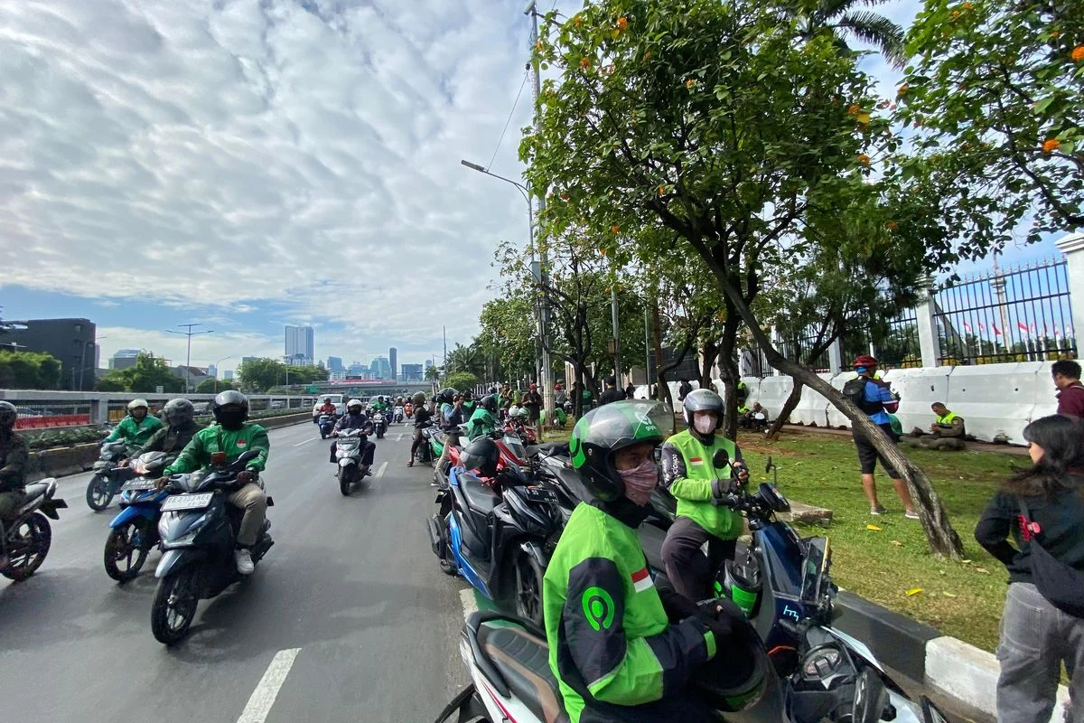 Buruh Datangi DPR, Keluhkan Ketimpangan Upah hingga Status Ojol