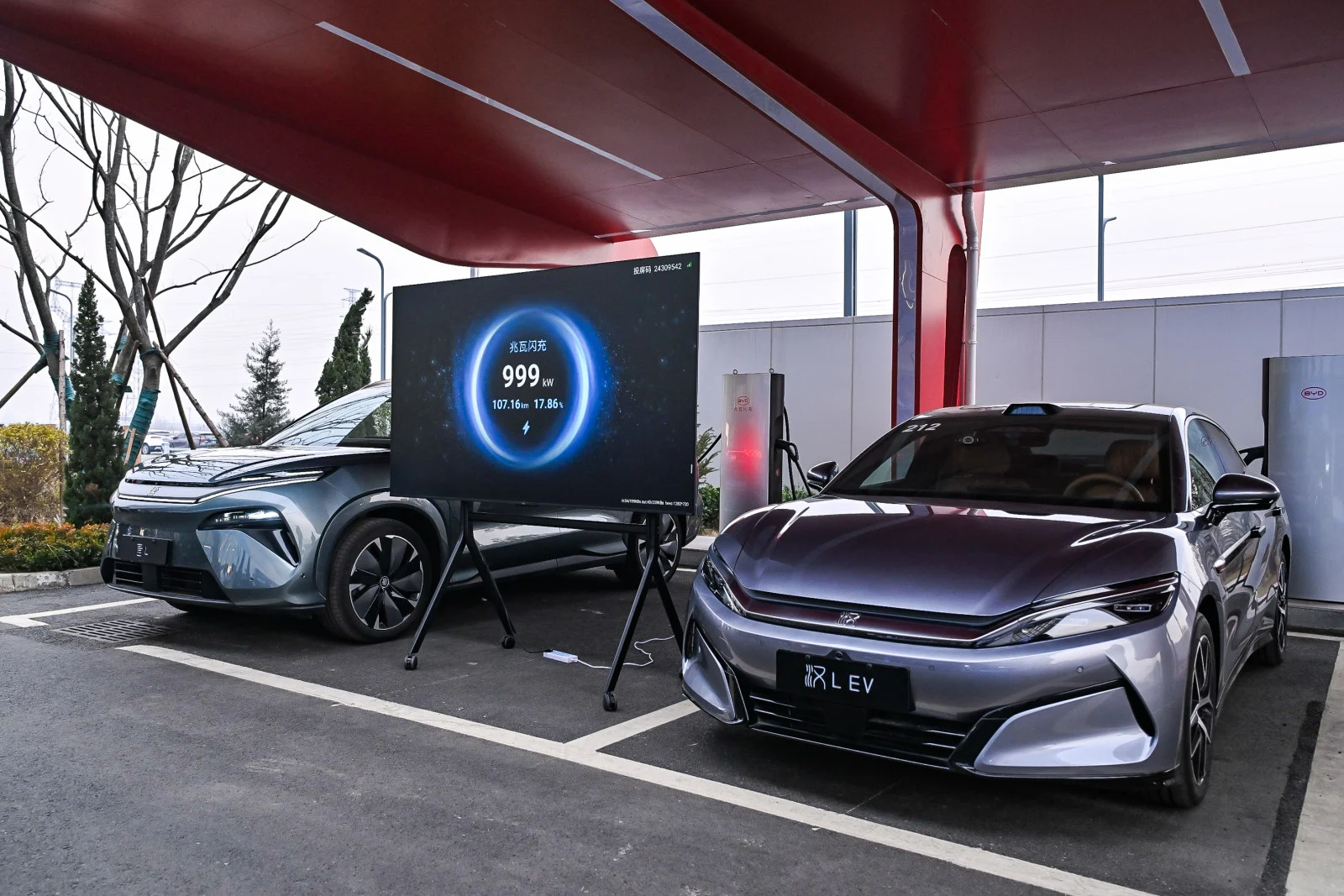 BYD dan Car Inc. Gandeng 100.000 Mobil Rental dengan Teknologi Flash Charging