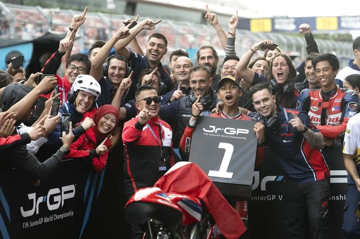 Debut Gemilang di Catalunya, Ramadhipa Tempati Posisi Runner-up Klasemen Moto3 Junior