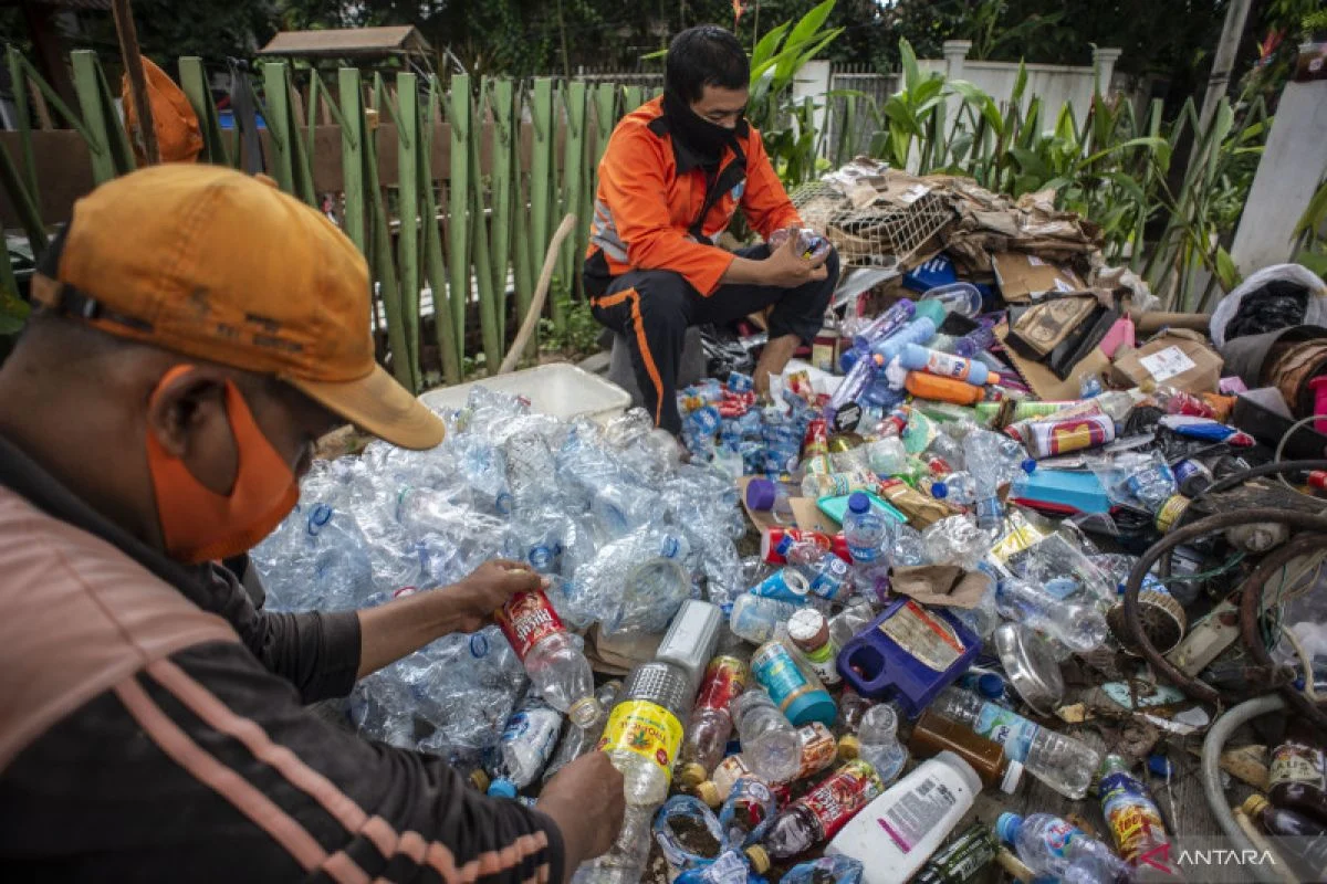 DKI Jakarta Wajibkan Warga Pilah Sampah Rumah Tangga Mulai 10 Mei 2026