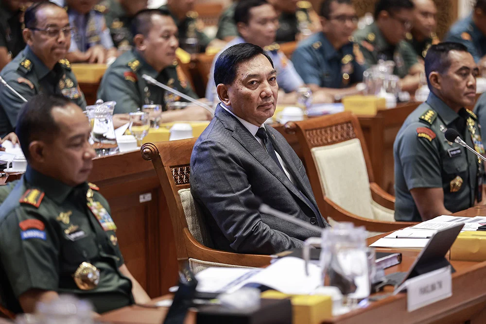 DPR Desak Menhan dan Panglima TNI Tegas Atasi Dugaan Keterlibatan Aparat dalam Tambang Emas Ilegal di Sumbar