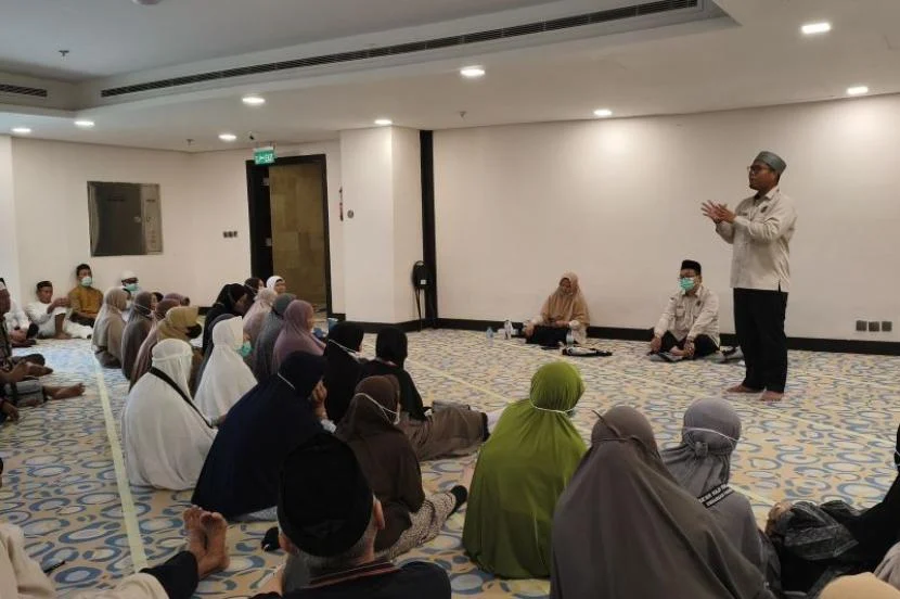 Edukasi Konsumsi Oralit untuk Jamaah Haji Bengkulu di Makkah