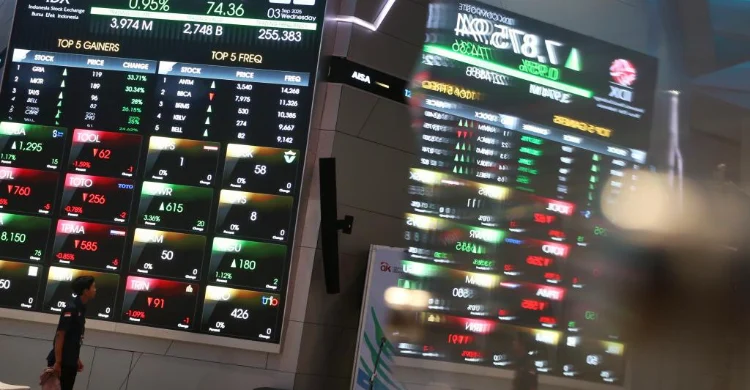 Ekonom: Rekor Pelemahan Rupiah Jadi Sinyal Himpitan Ganda Ekonomi RI