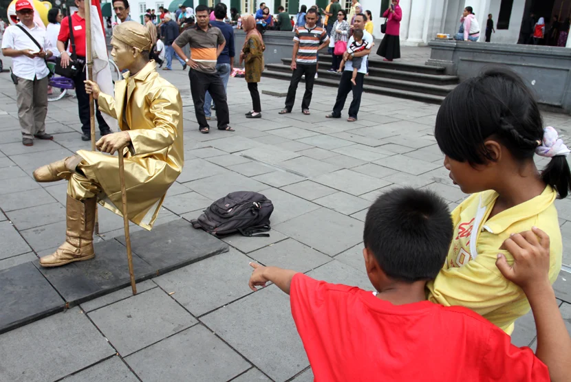 Festival Manusia Patung Humanoid Meriahkan HUT ke-499 Jakarta di Kota Tua
