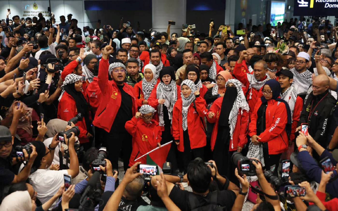 Gemuruh Takbir Sambut Kepulangan 9 WNI Relawan Global Sumud Flotilla 2026 di Bandara Soetta