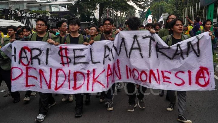 Hardiknas: BEM SI Gelar Aksi Gelap Gulita Pendidikan