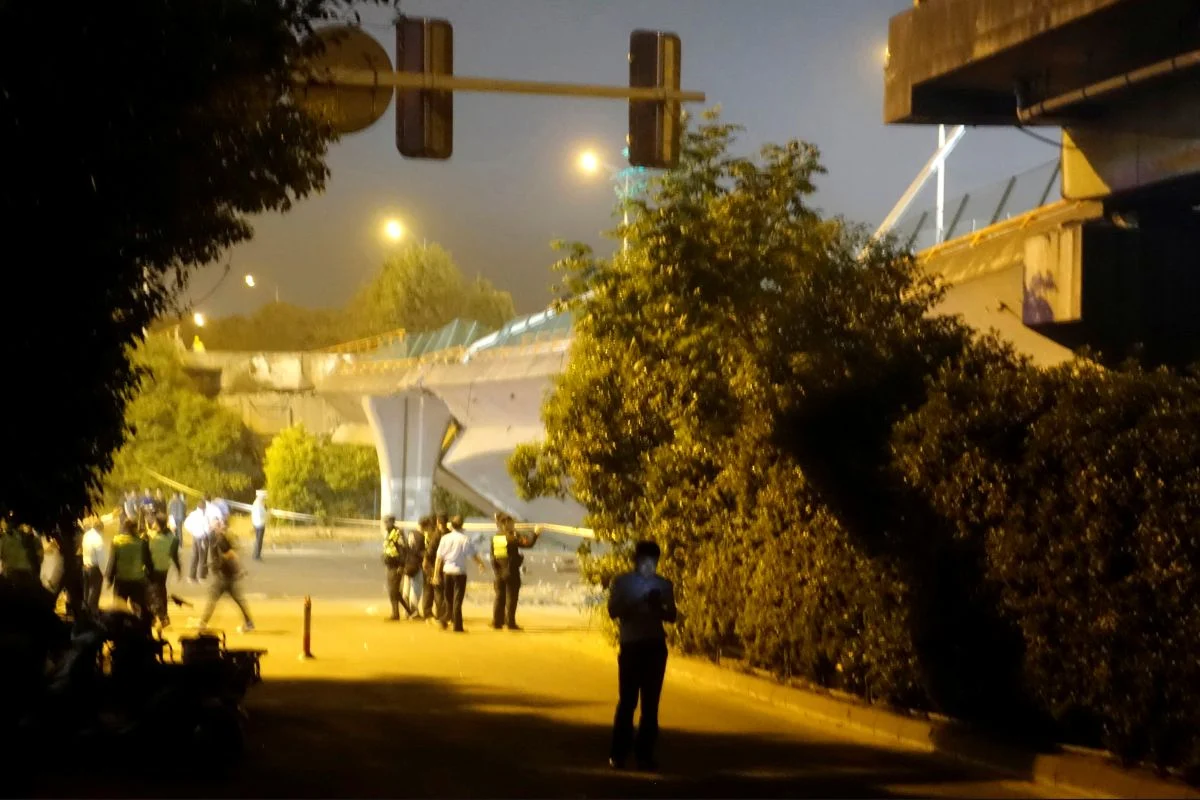 Jembatan layang di Seoul runtuh, tiga tewas dan tiga terluka