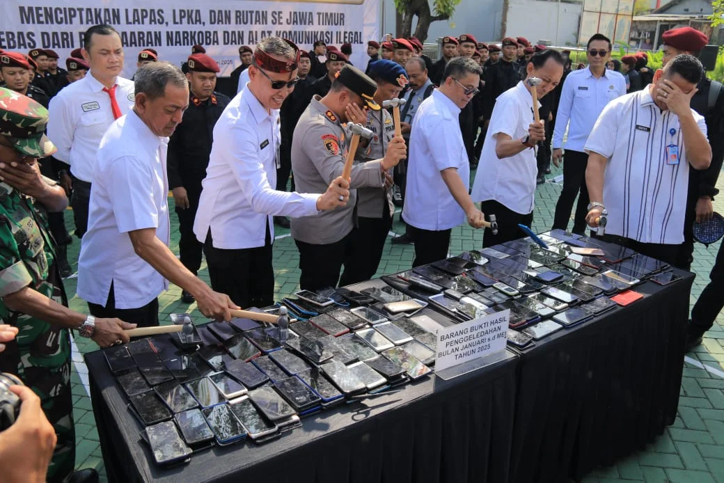 Kanwil Ditjenpas Sulteng Hancurkan Ratusan Ponsel Selundupan di Lapas