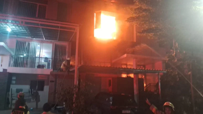 Kebakaran Besar Laha Empat Gudang di Kawasan Pergudangan Miami, Kalideres, Jakarta Barat