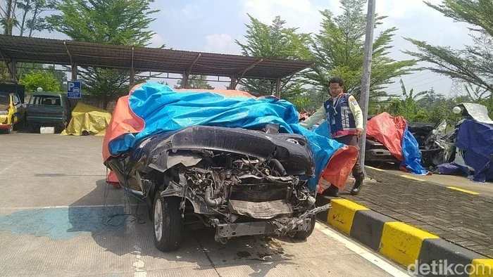 Kecelakaan Mobil Anggota DPR di Tol Paspro Tewaskan Dua Orang