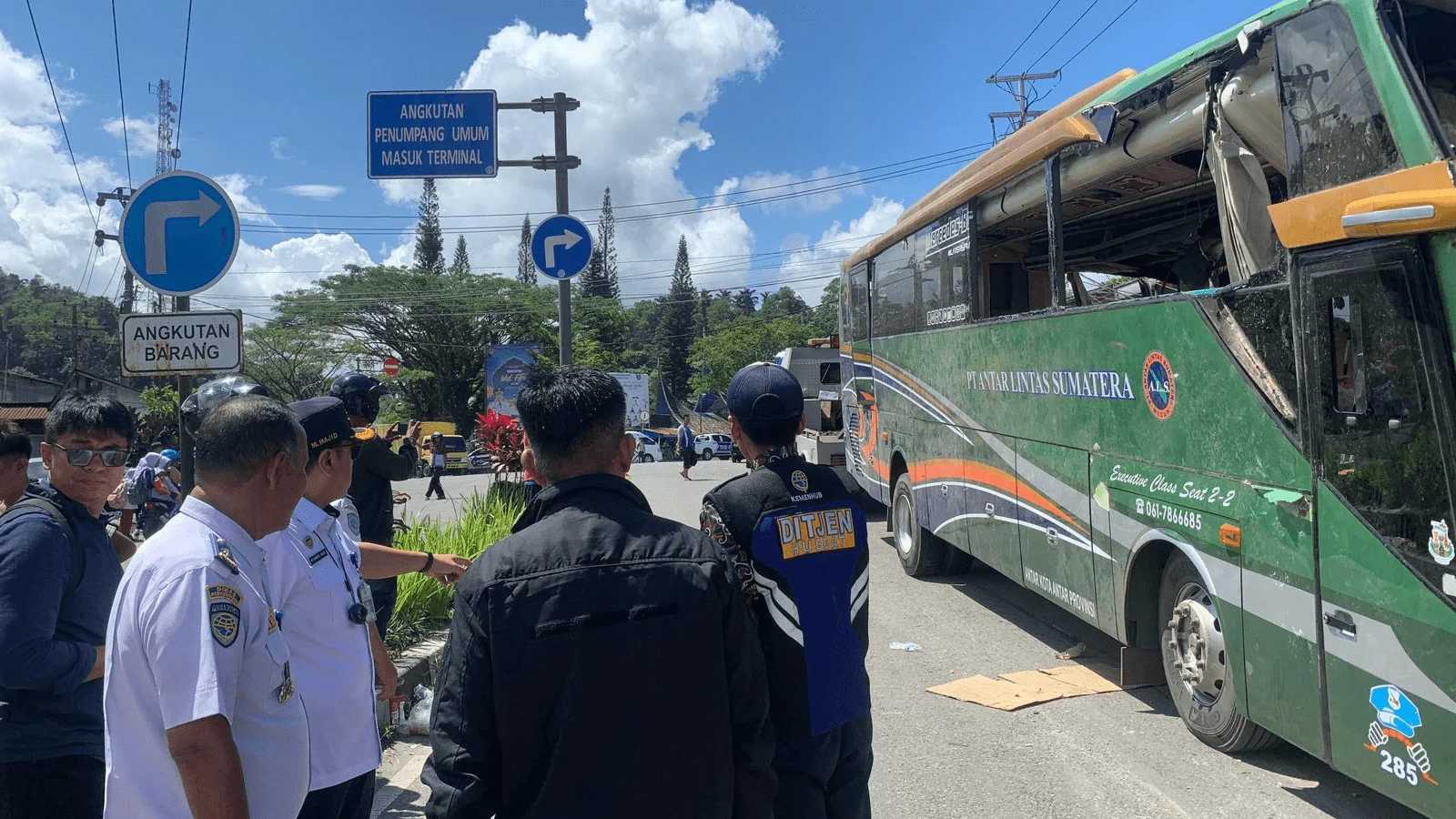Kemenhub Ancam Cabut Izin Trayek PO yang Tidak Masukkan Bus ke Terminal