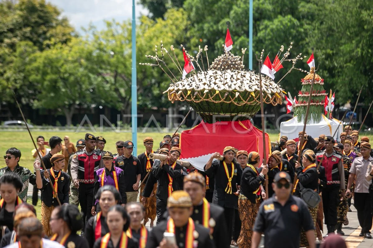Kirab Grebeg Besar Keraton Kasunanan Solo Memukau Rakyat Solo