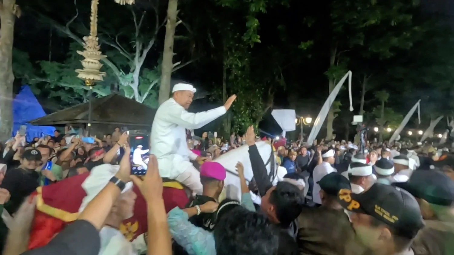 Kirab Mahkota Binokasih Meriahkan Milangkala Tatar Sunda 2026 di Bogor