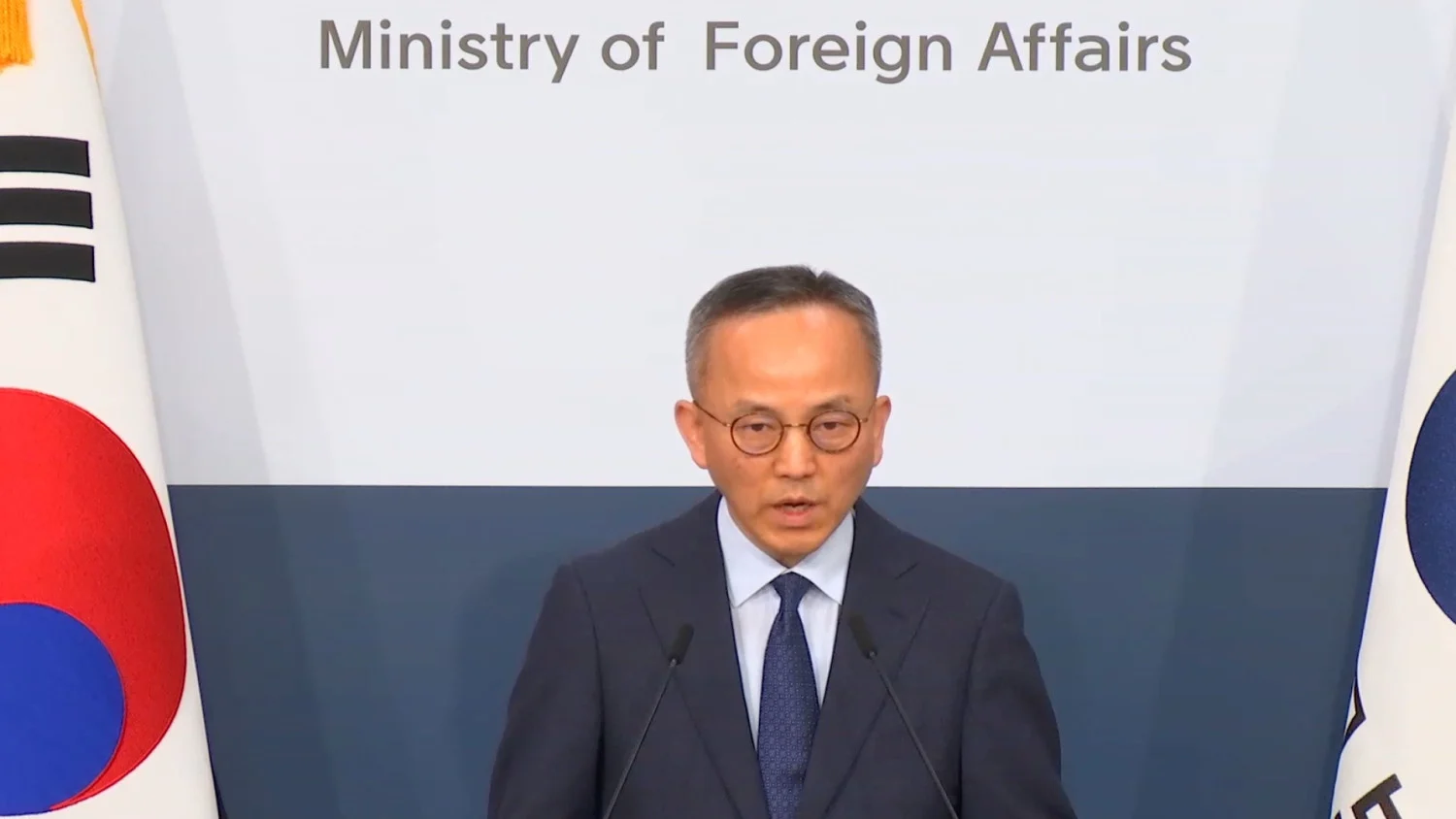 Korea Selatan: Dua Benda Asing Hantam Kapal HMM NAMU di Selat Hormuz